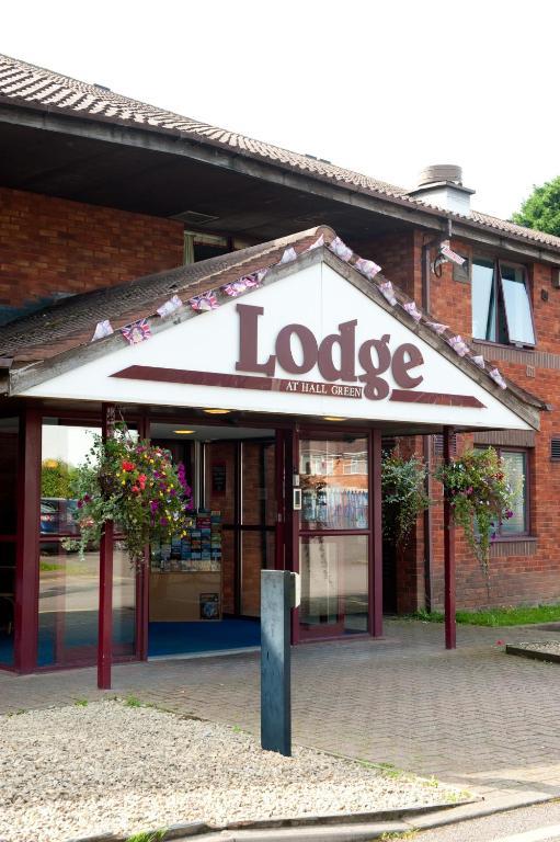 The Lodge Hotel Бирмингем Экстерьер фото