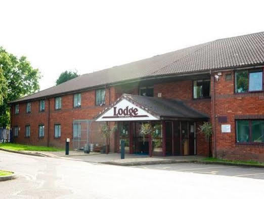 The Lodge Hotel Бирмингем Экстерьер фото